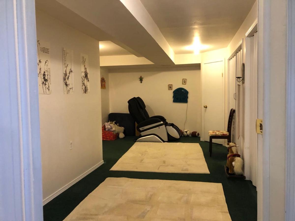 Hidden Valley Basement Suit H Calgary Ngoại thất bức ảnh