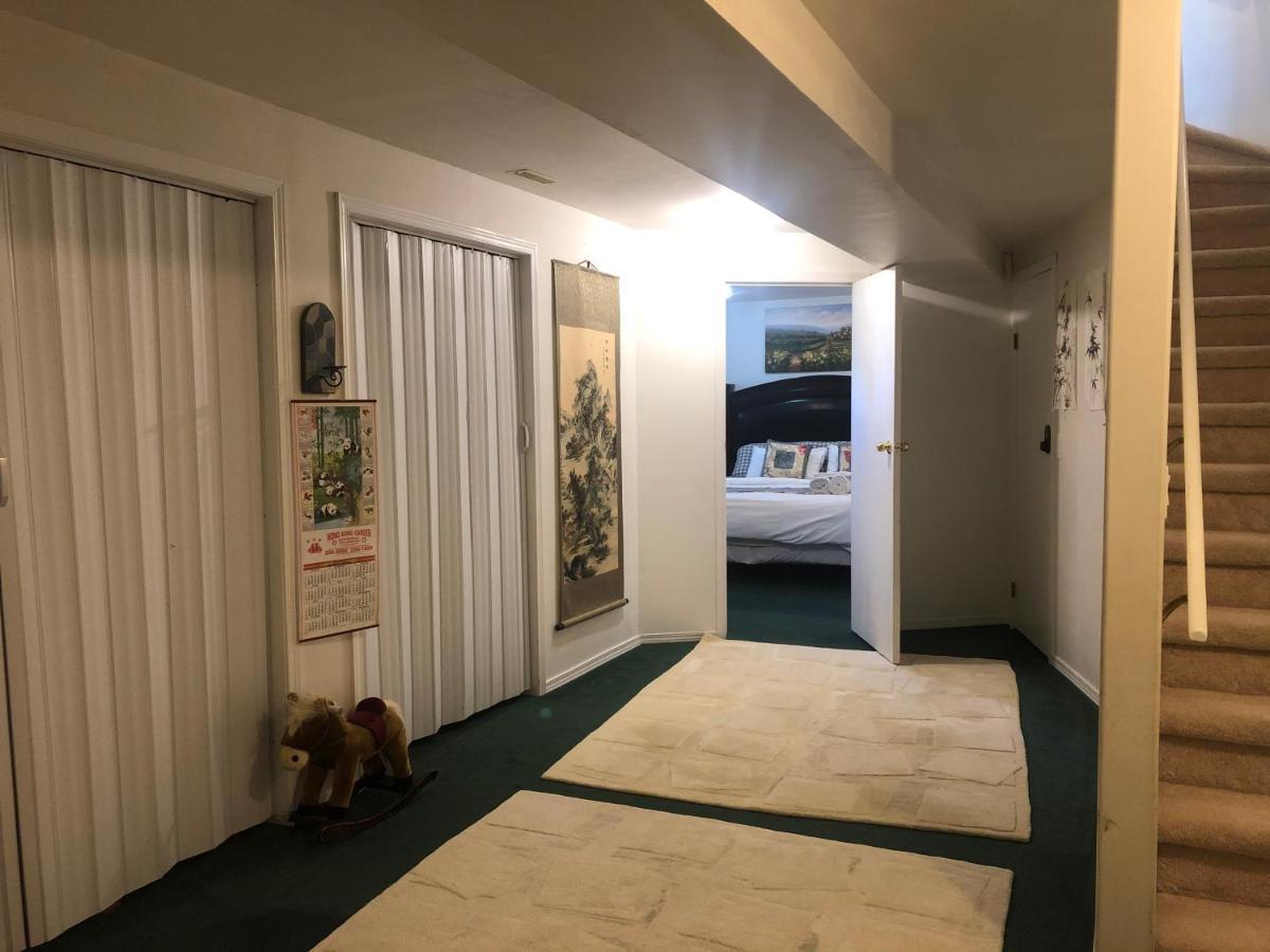 Hidden Valley Basement Suit H Calgary Ngoại thất bức ảnh
